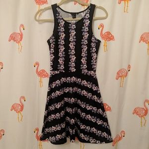 H & M | Skater Dress Black Floral XS Fit and Flare